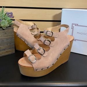 SUPER CUTE COMFY SOFT  Blush Pink 8.5  Madison Harding platforms